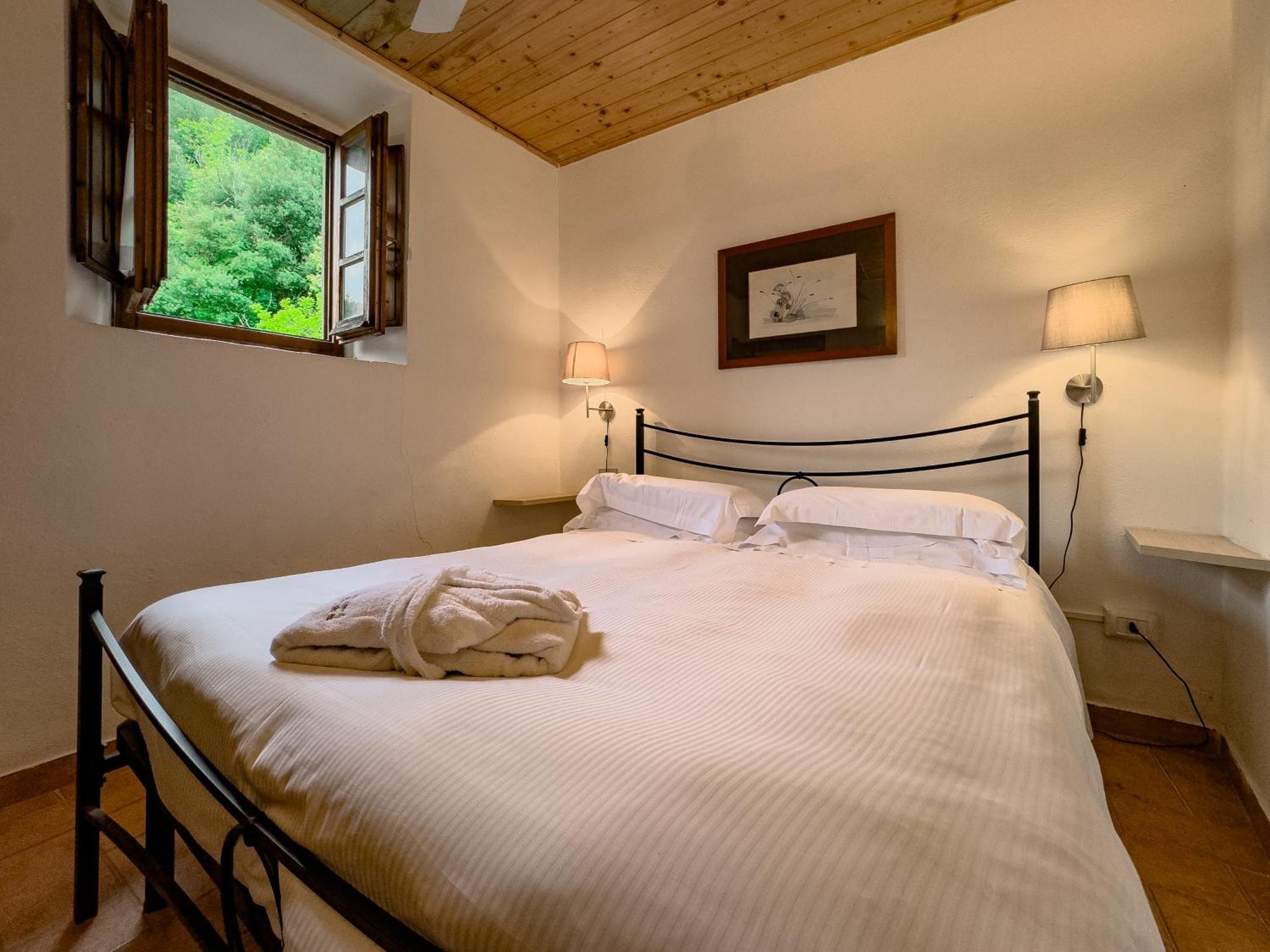 La Ferriera Exclusive Resort - Pool & Waterfall Loro Ciuffenna Ngoại thất bức ảnh