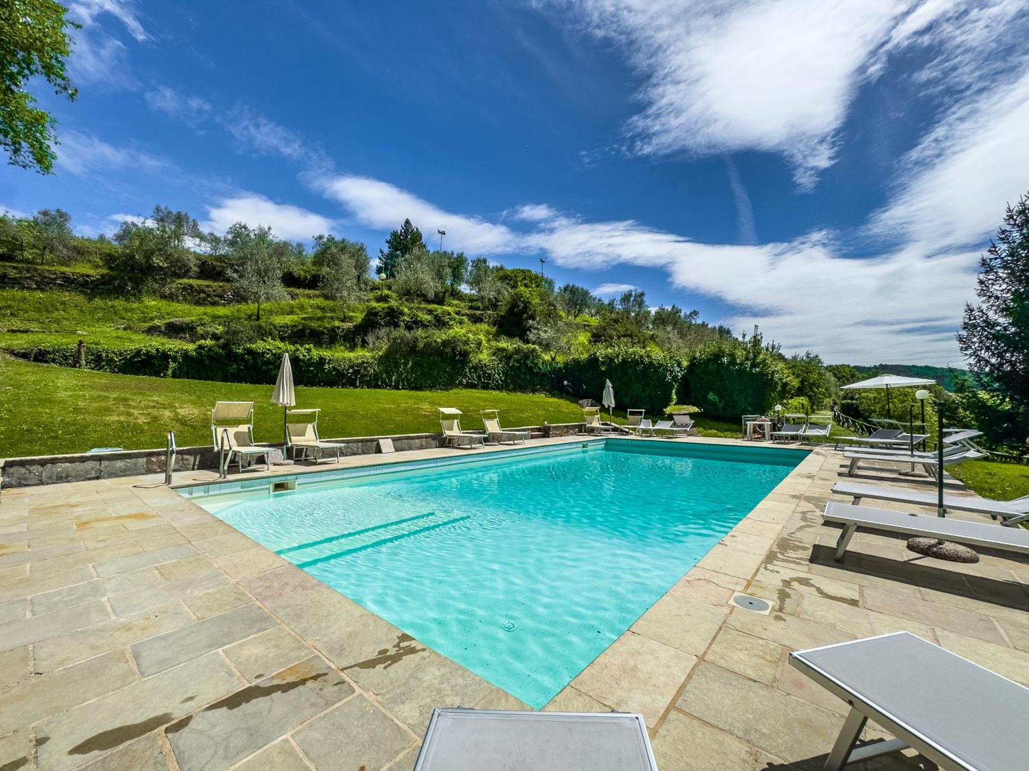 La Ferriera Exclusive Resort - Pool & Waterfall Loro Ciuffenna Ngoại thất bức ảnh