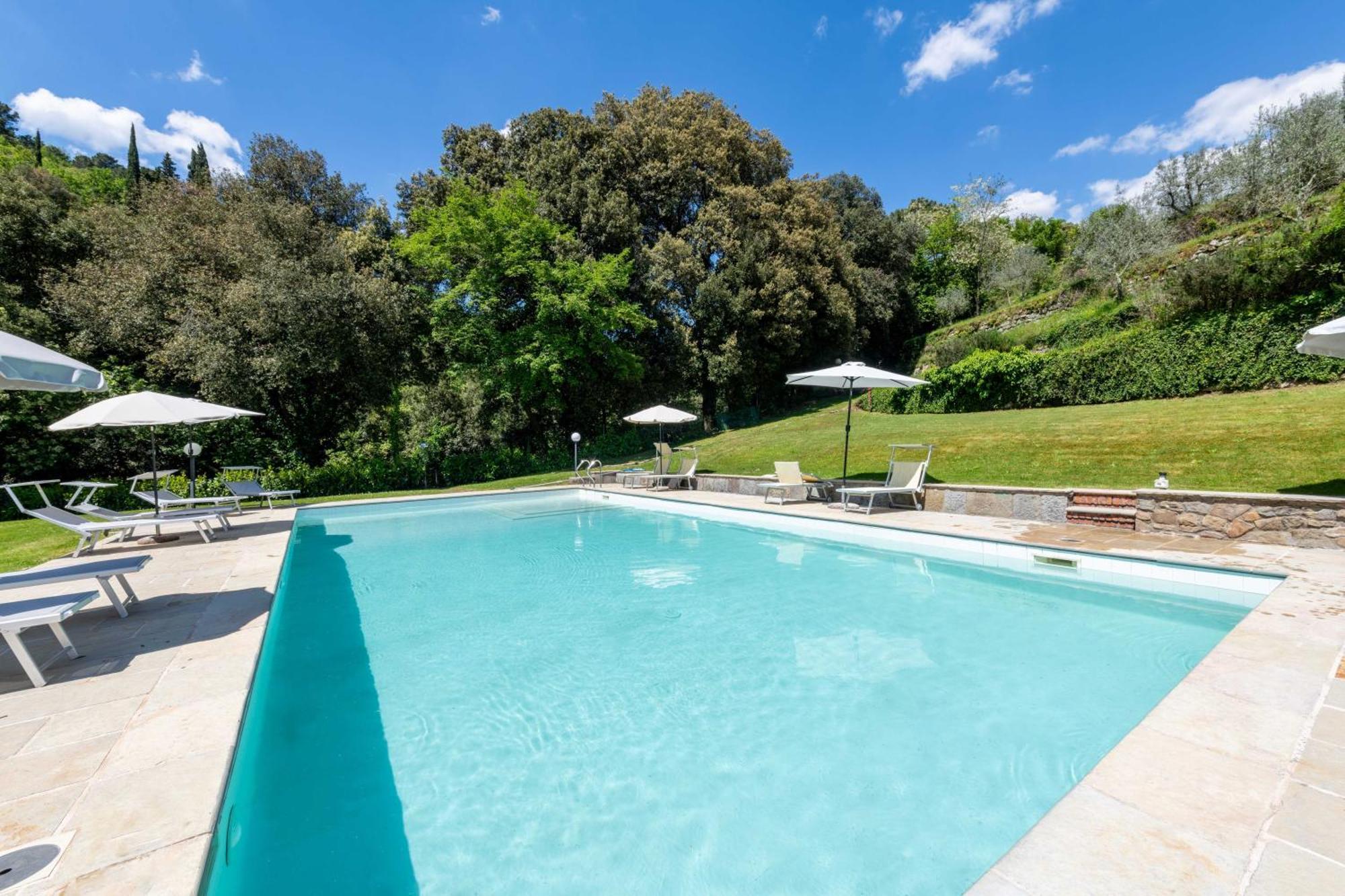 La Ferriera Exclusive Resort - Pool & Waterfall Loro Ciuffenna Ngoại thất bức ảnh