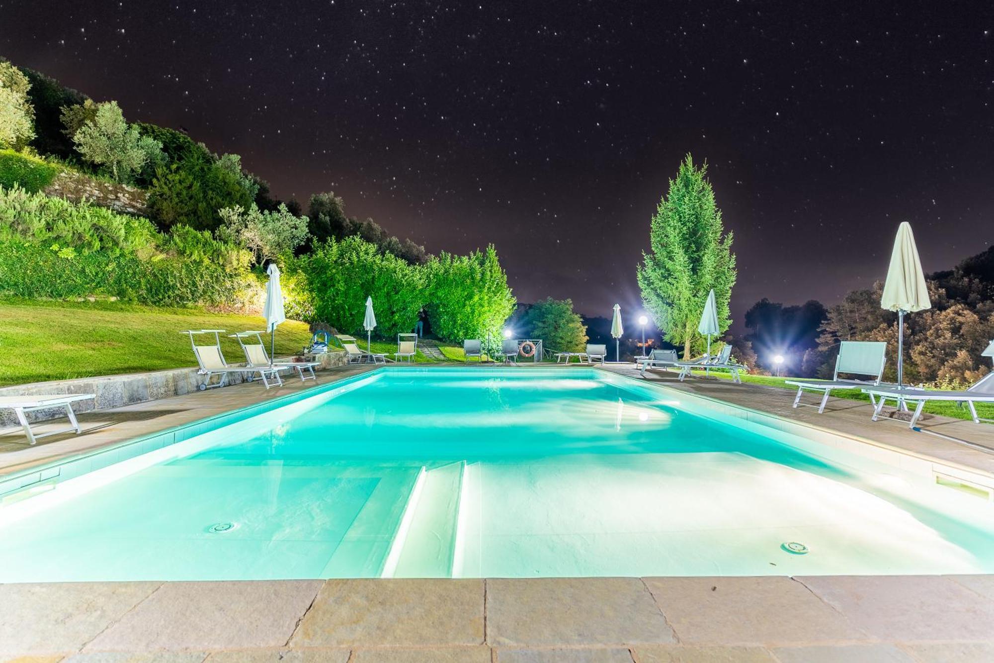 La Ferriera Exclusive Resort - Pool & Waterfall Loro Ciuffenna Ngoại thất bức ảnh